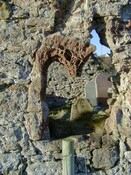 NG99SW0001 - window in E wall.jpg