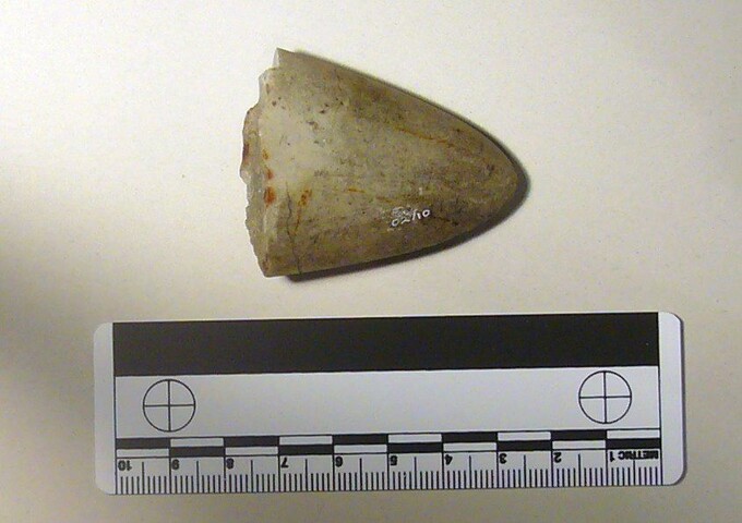 MHG3831_Inv_Jadeite axe_frag_01.jpg