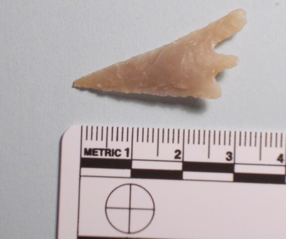 MHG32414_Holm_cist_arrowhead_1.jpg